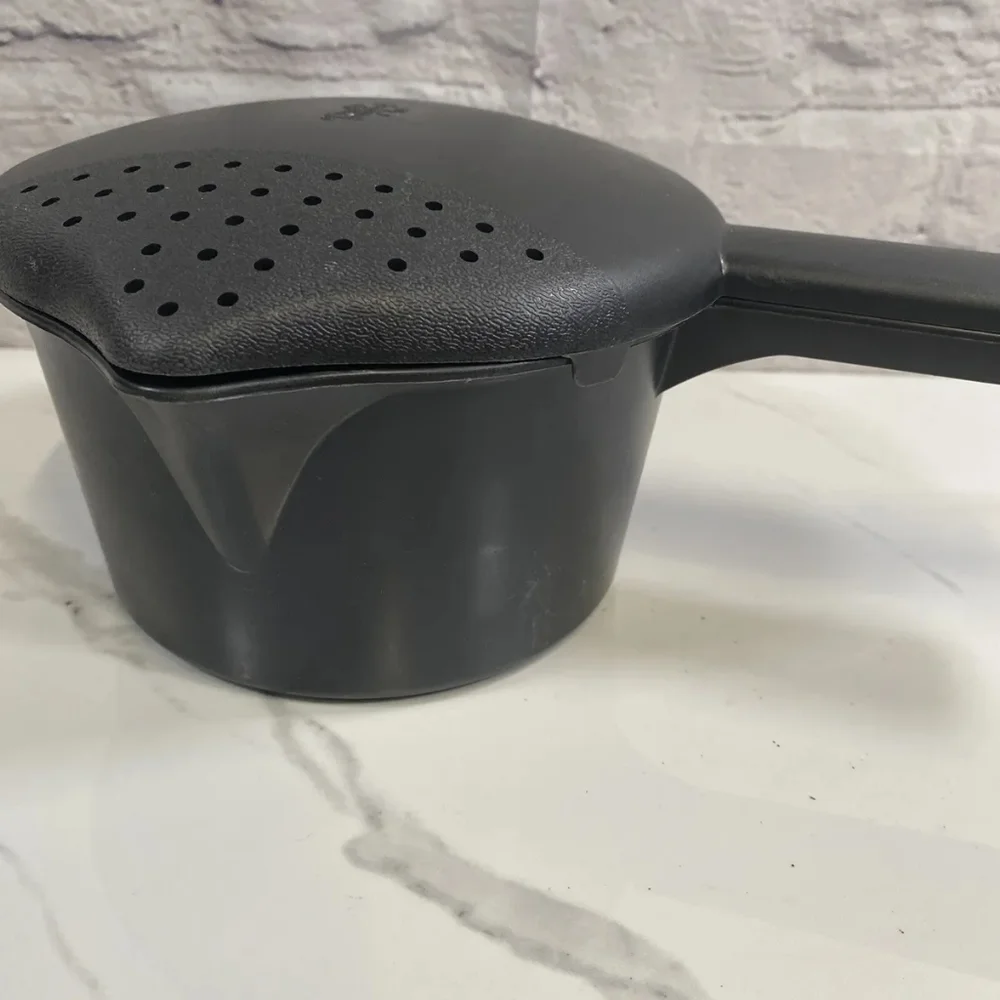 THE PAMPERED CHEF 4 CUPS 1 QUART MICROWAVE STEAMER COOKER